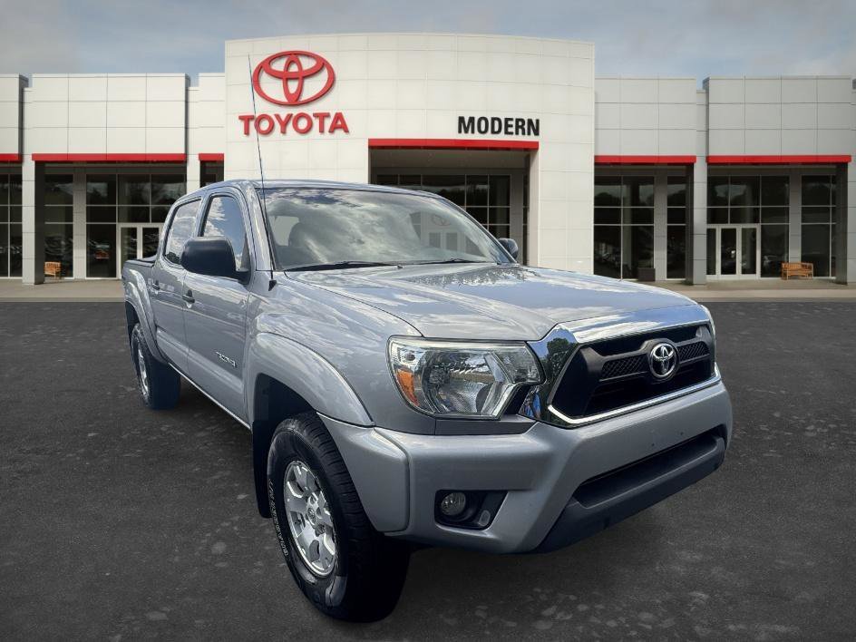 Used 2015 Silver Sky Metallic Toyota Base image 3