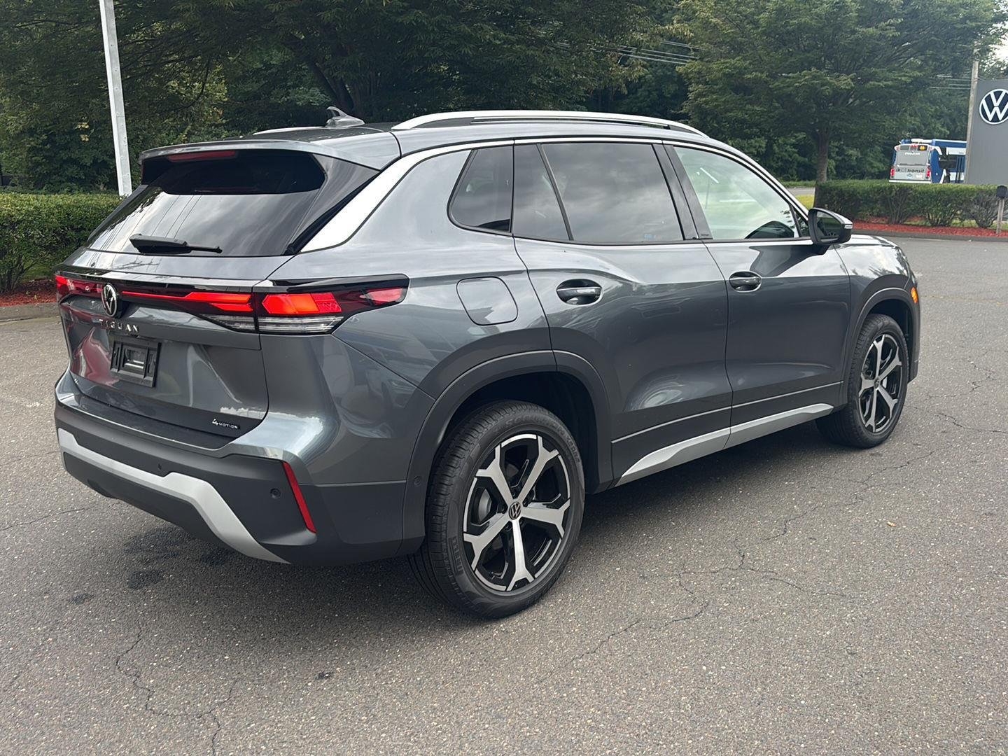 2026 Volkswagen Tiguan SE - Photo 6