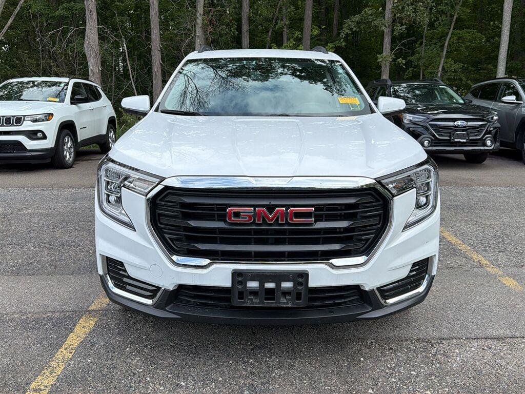 Used 2024 Summit White GMC SLE image 13