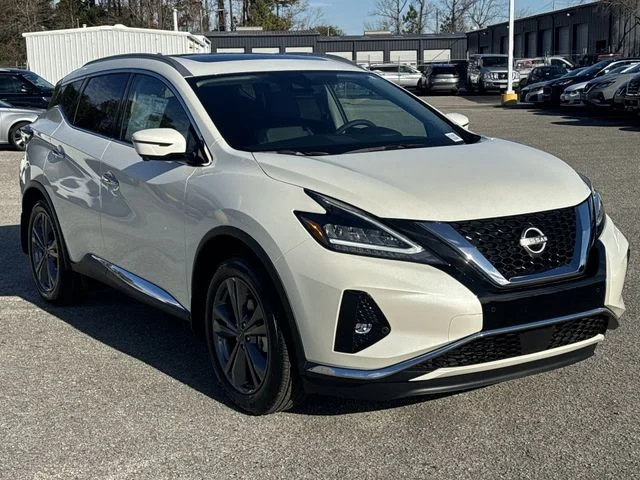 Used 2024 White Nissan Platinum image 3