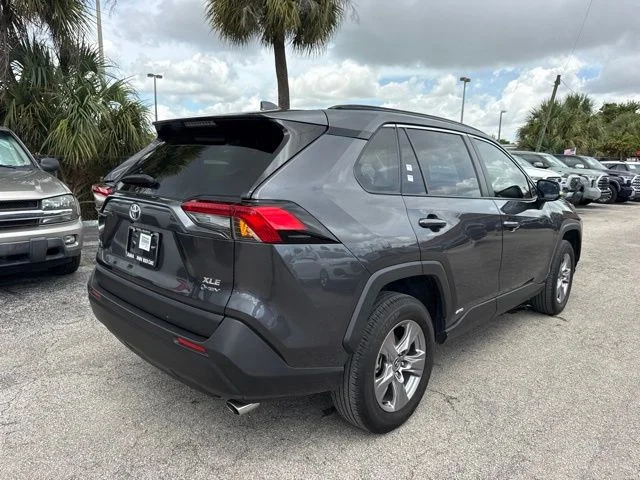 Used 2025 Gray Toyota XLE image 3