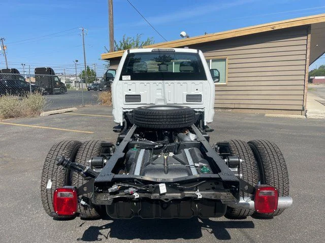 2025 Ford F-350 Super Duty Chassis Cab XL - Photo 13