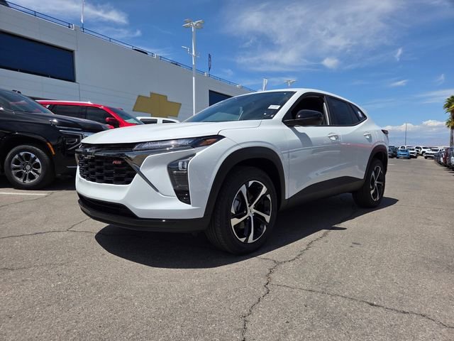 New 2026 Summit White Chevrolet 1RS image 2