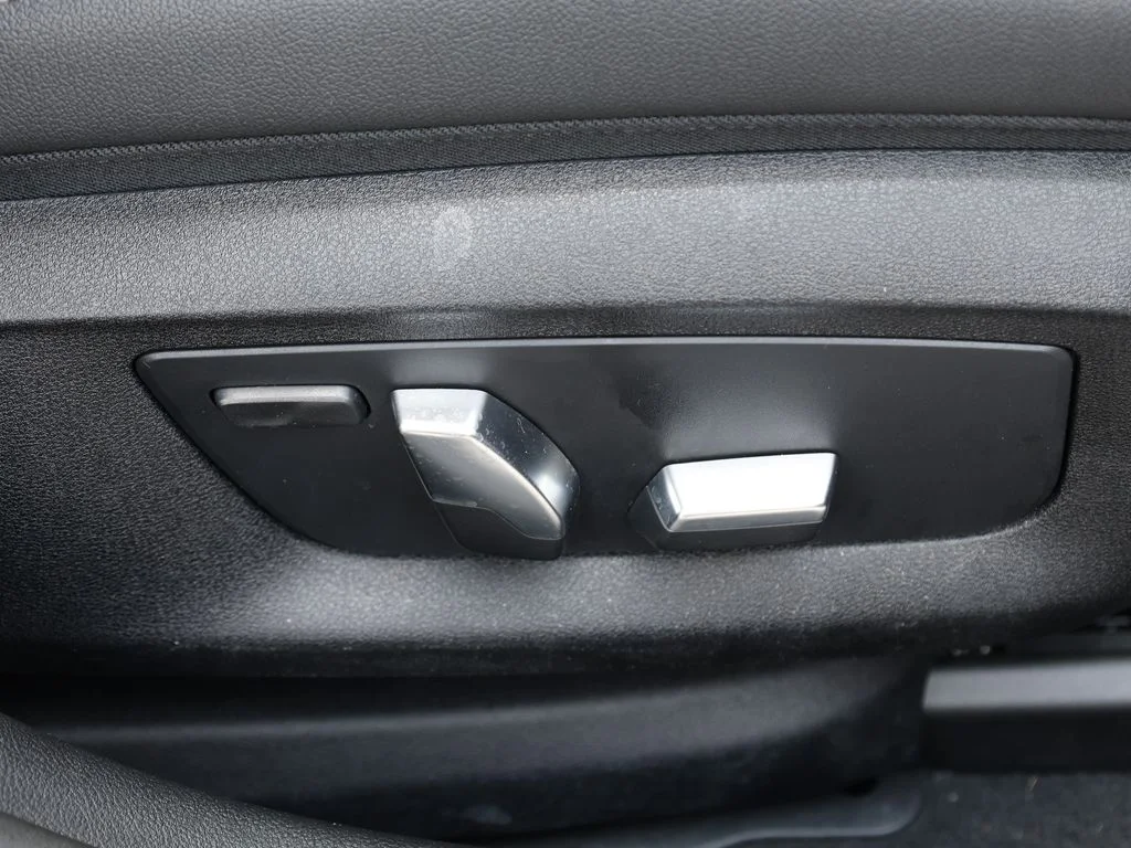 Used 2023 Black BMW 530i xDrive image 24