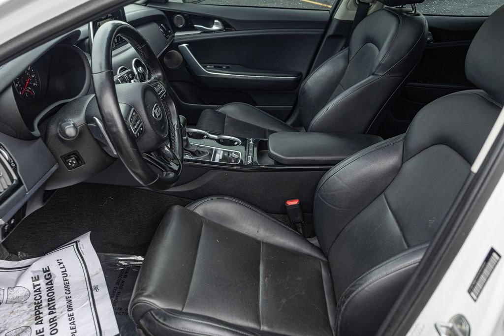 Used 2018 White Kia Premium image 14
