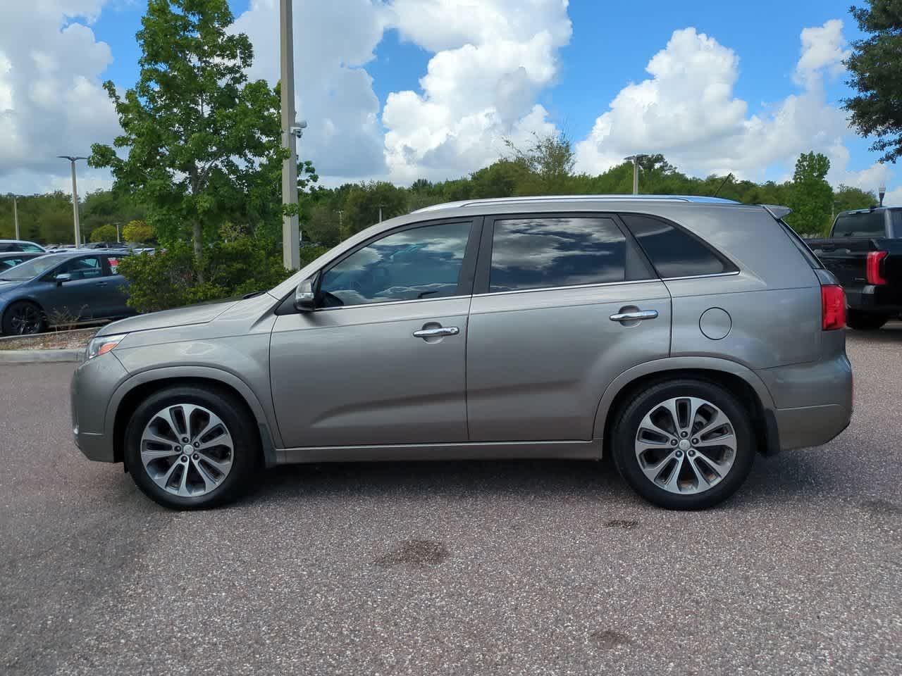 Used 2015 Titanium Silver Kia SX image 3