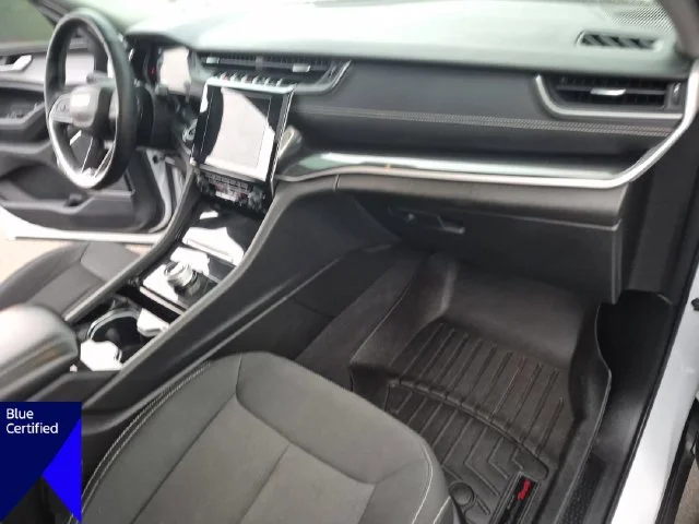 Used 2022 White Jeep Laredo image 36
