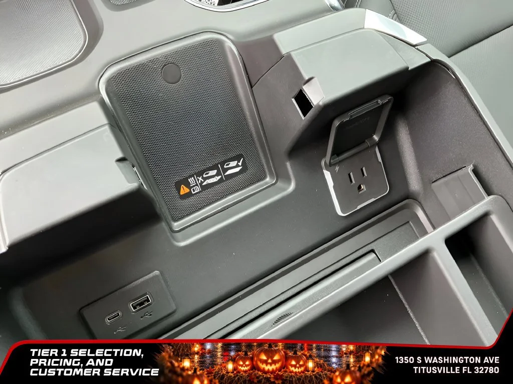New 2026 Glacier White Tricoat GMC SLT image 43
