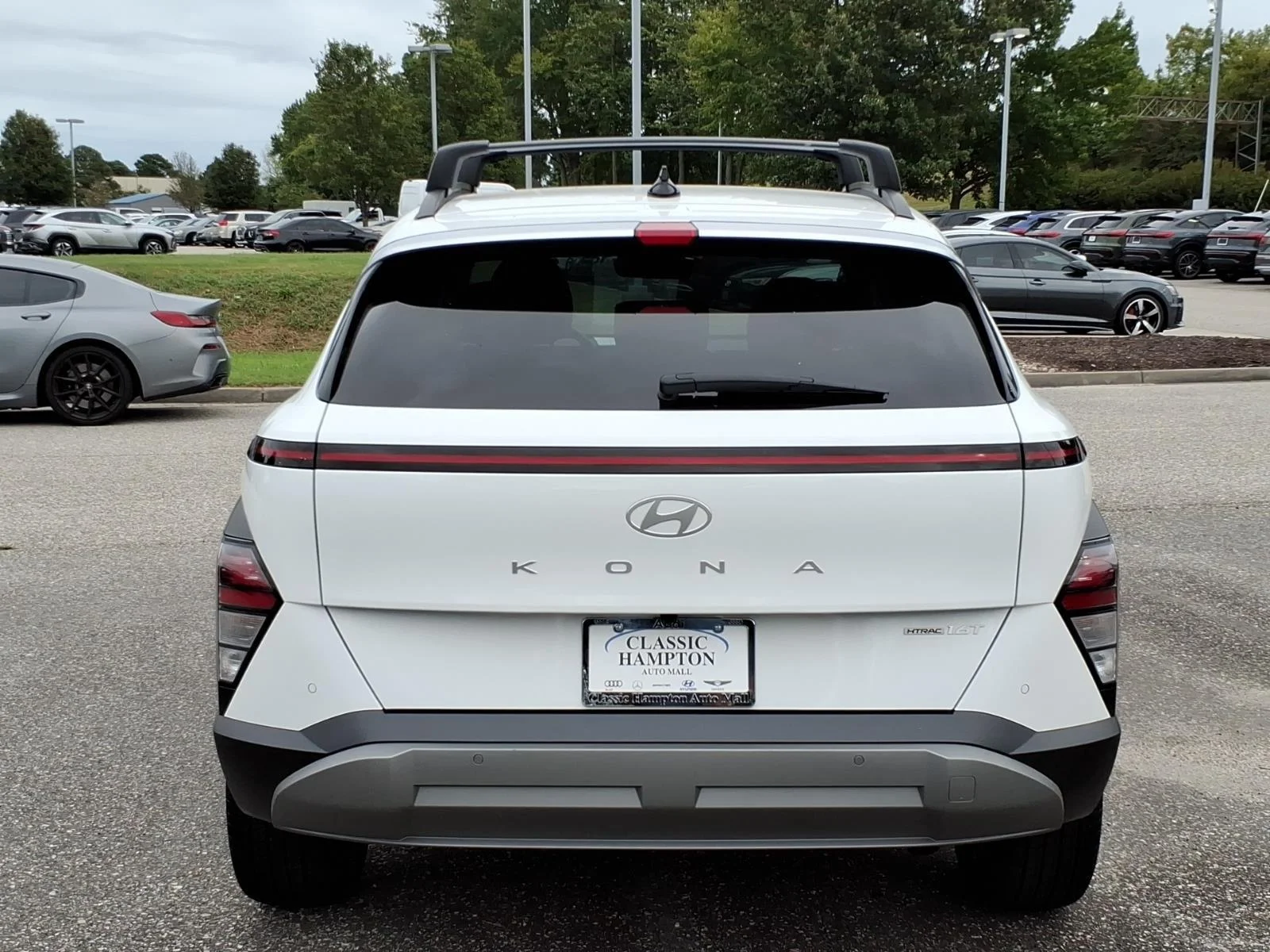 Used 2026 Atlas White Hyundai Limited image 9