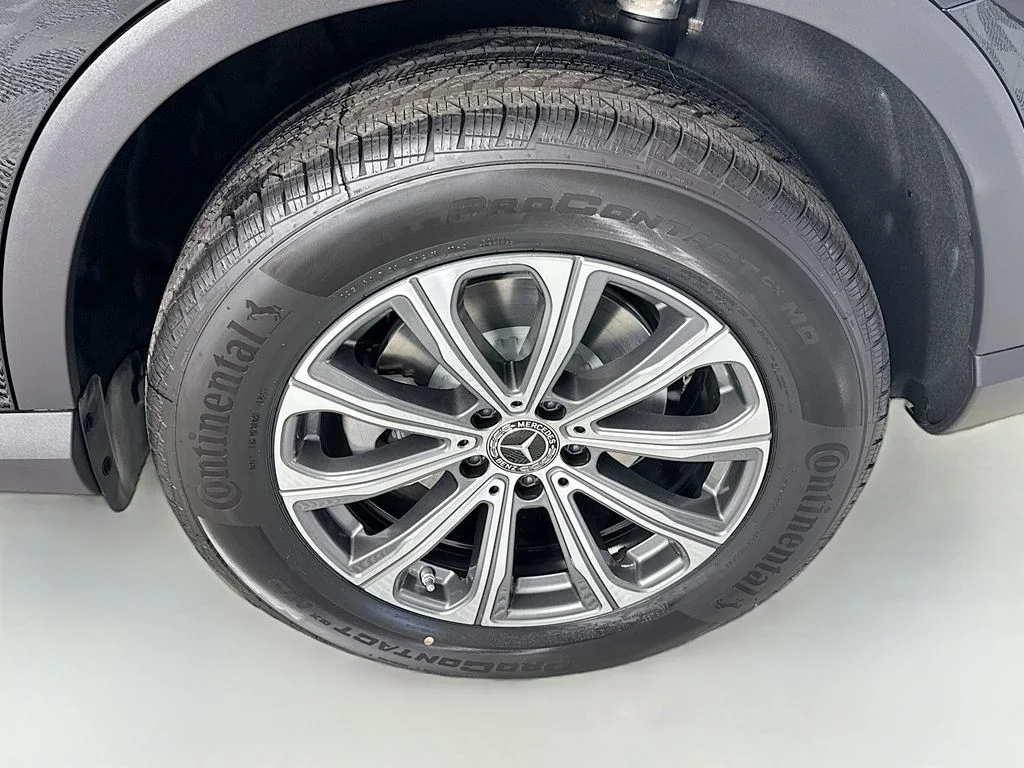 New 2026 Black Mercedes-Benz GLC 300 image 30