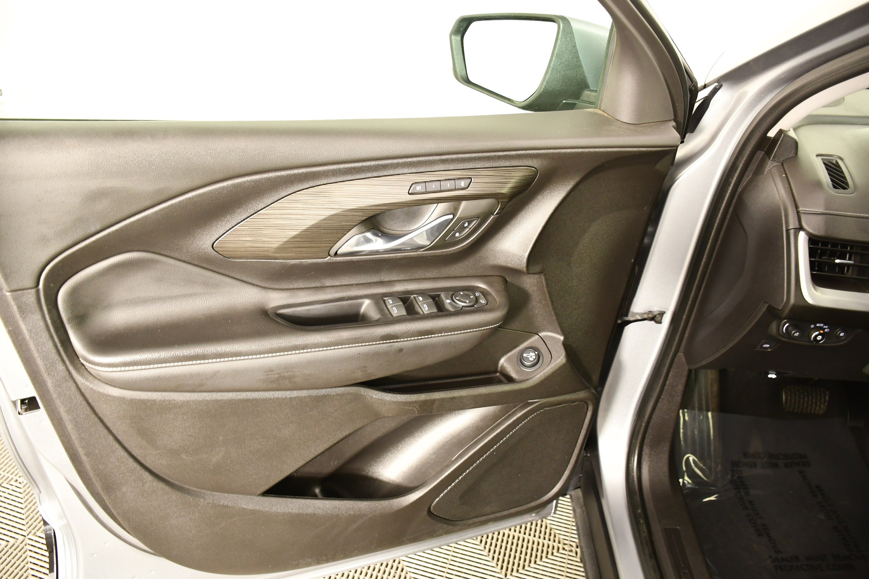 Used 2024 Sterling Metallic GMC SLT image 38