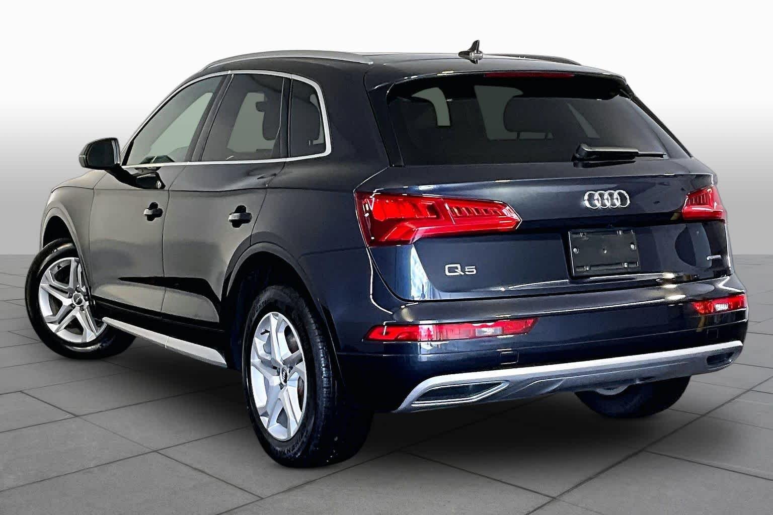 Used 2019 Moonlight Blue Metallic Audi Premium image 12