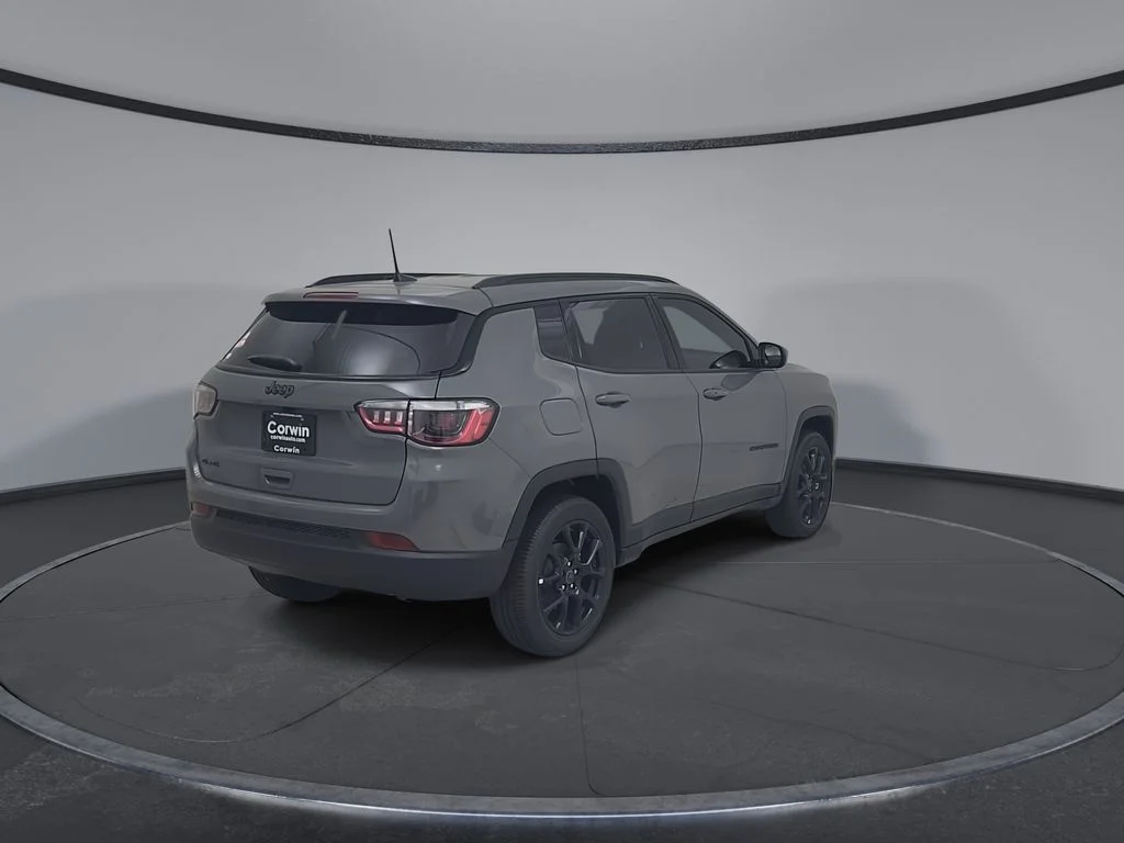 New 2026 Sting-Gray Clearcoat Jeep Latitude image 14