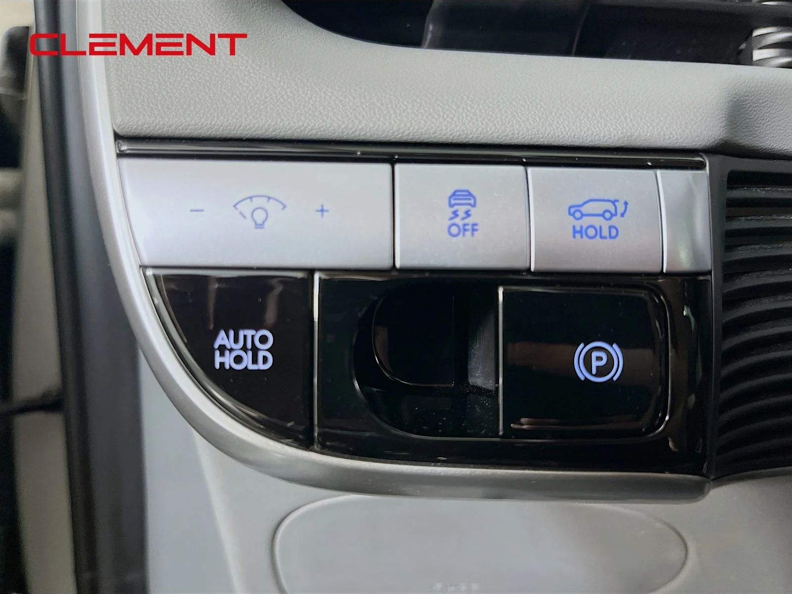Used 2024 Gold Hyundai SEL image 13