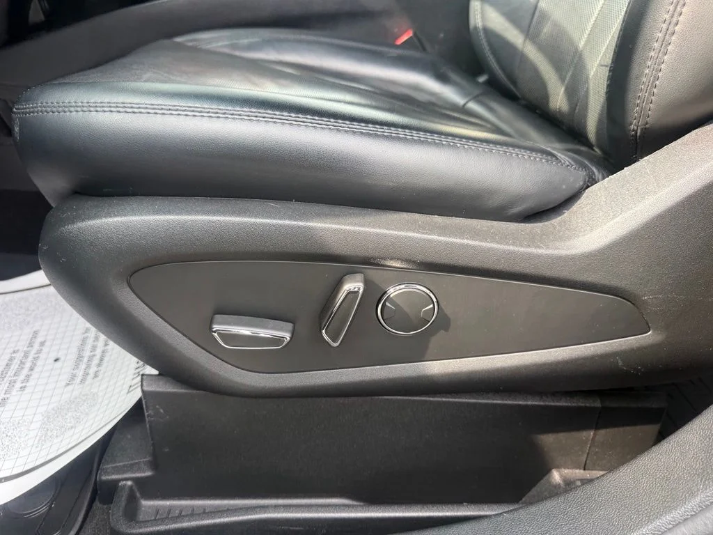 Used 2019 Black Lincoln Reserve image 21