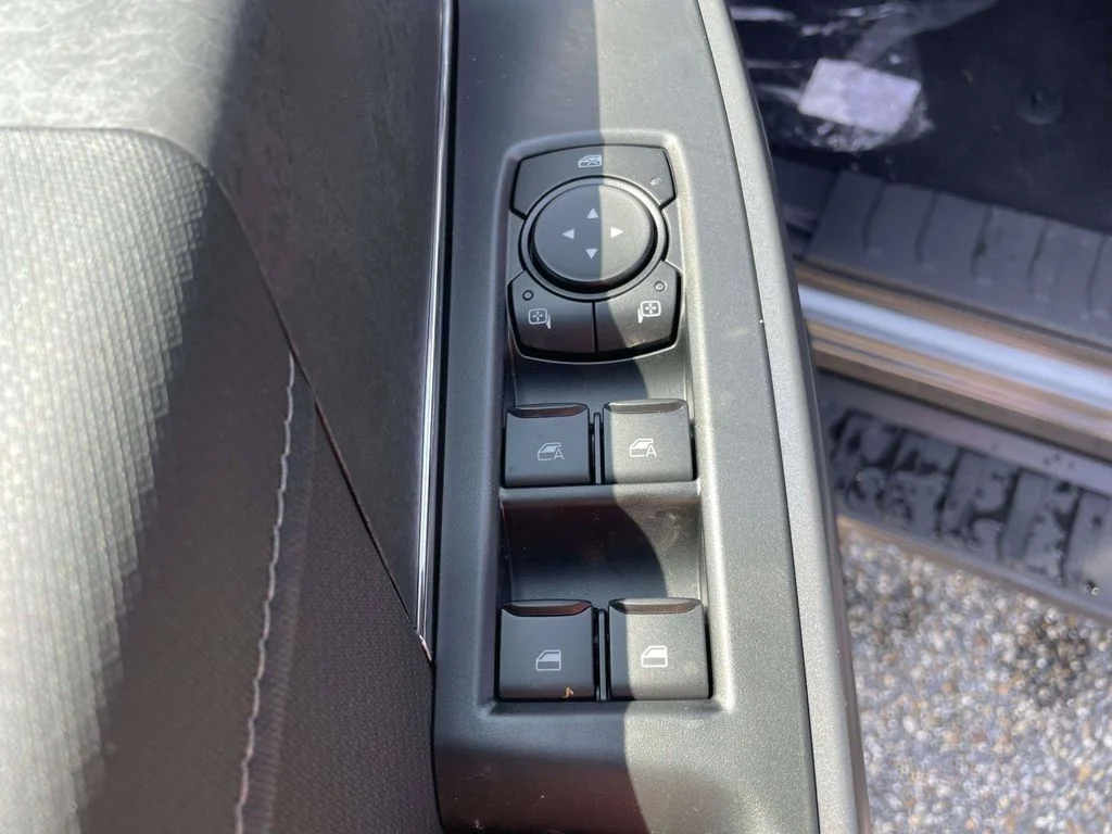New 2026 Carbonized Gray Metallic Ford XLT image 16