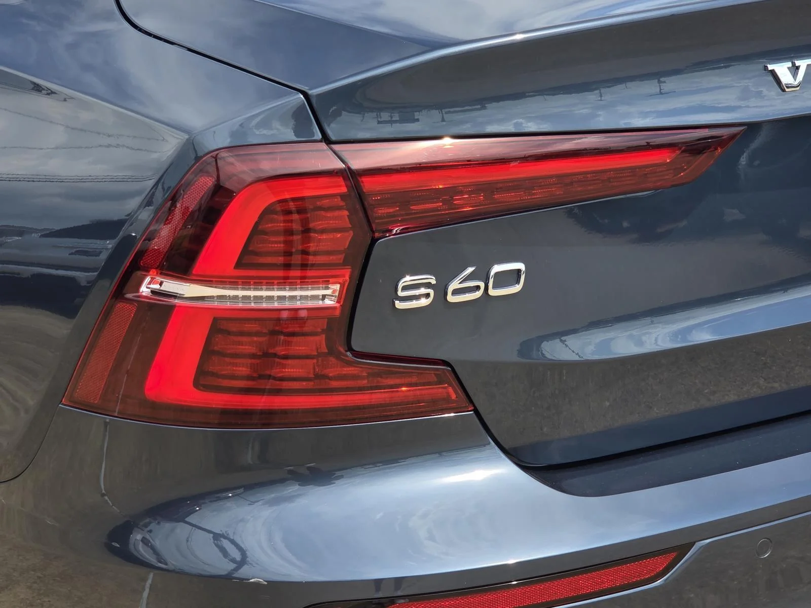 Used 2024 Denim Blue Metallic Volvo Plus Dark Theme image 8