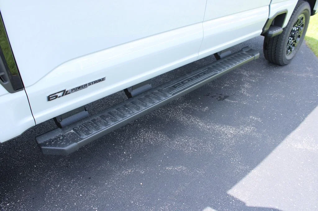 New 2026 Avalanche Ford F-350® XLT image 7