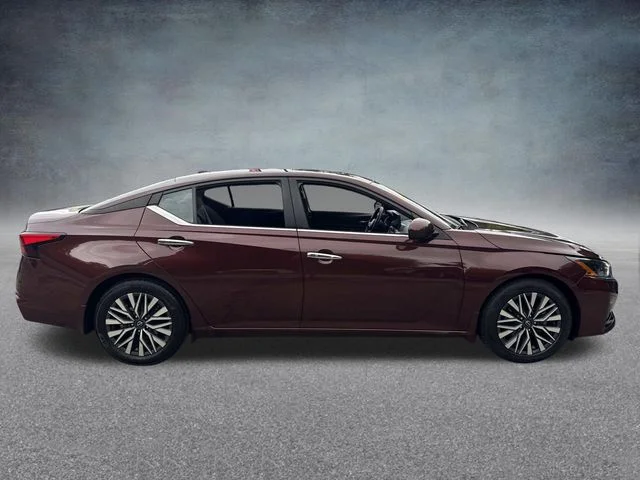 Used 2024  Nissan 2.5 SV image 5