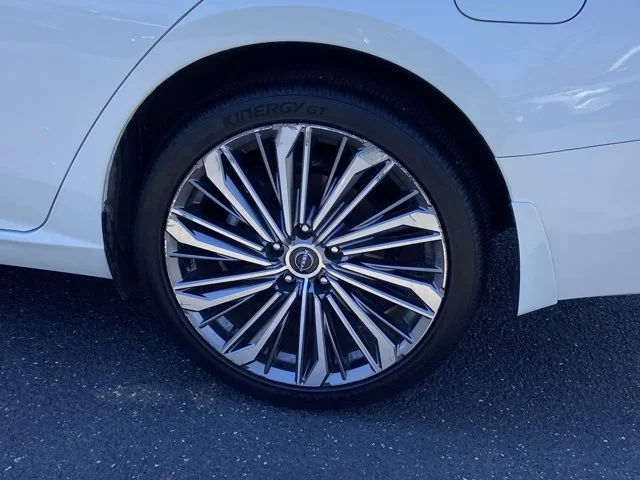 2025 Nissan Altima SL - Photo 11