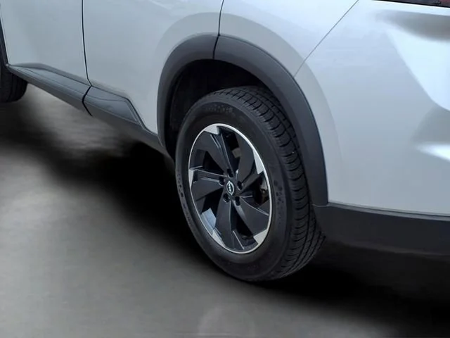 Used 2024  Nissan SV image 23