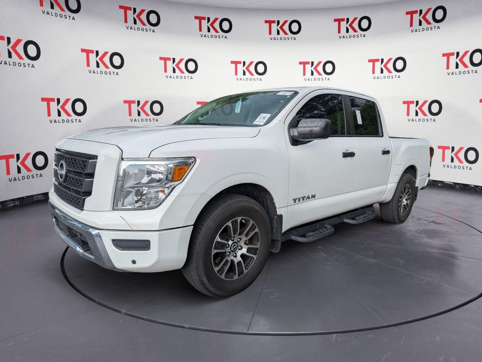 Used 2023 Glacier White Nissan SV image 4