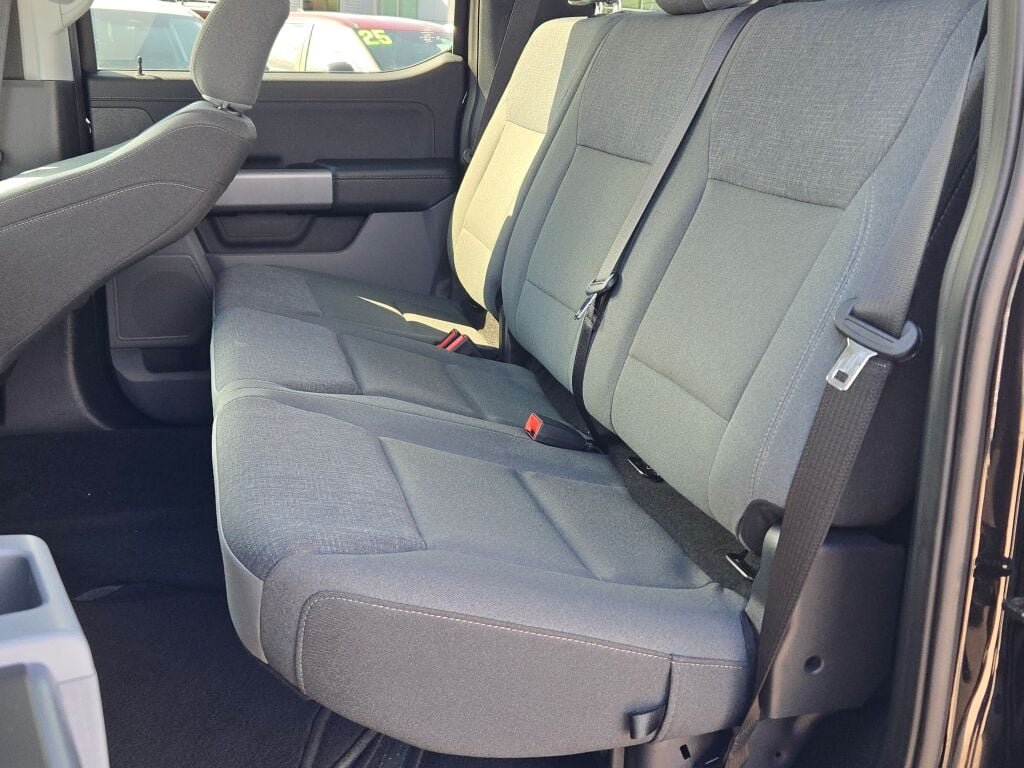 Used 2024 Black Ford XLT image 16