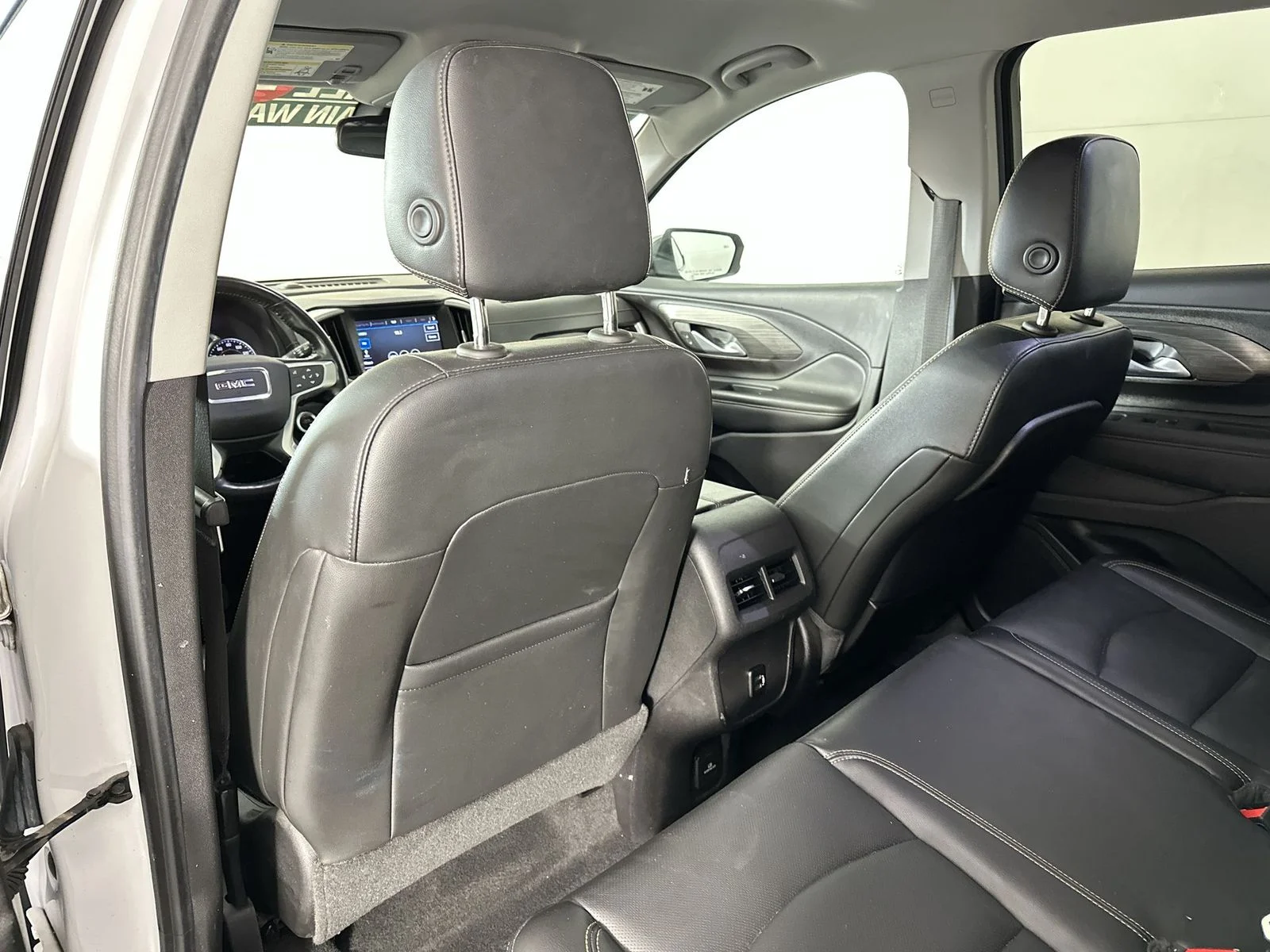 Used 2018 White GMC SLT image 24