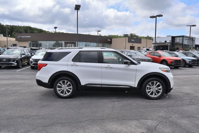 Used 2021 White Metallic Ford Limited image 8