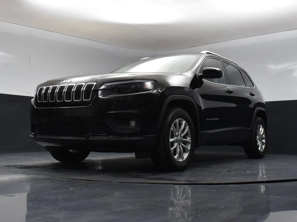 Used 2019 Black Jeep Latitude image 30