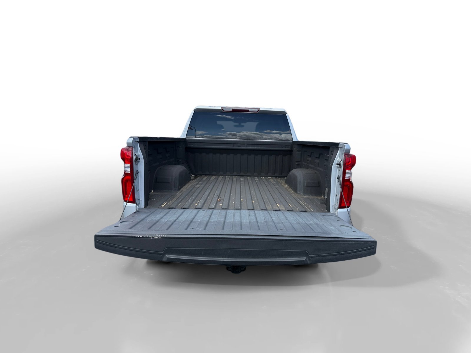 Used 2021 Silver Ice Metallic Chevrolet Custom image 17