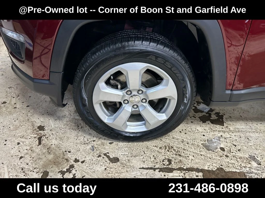 Used 2021 Red Jeep Latitude image 11