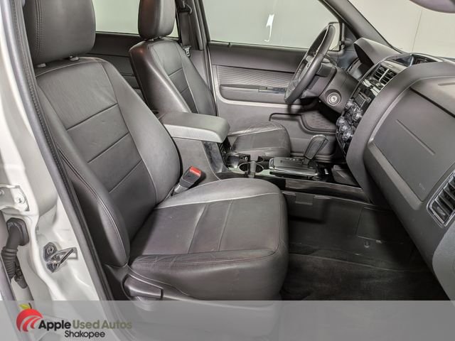 Used 2011 White Ford Limited image 41