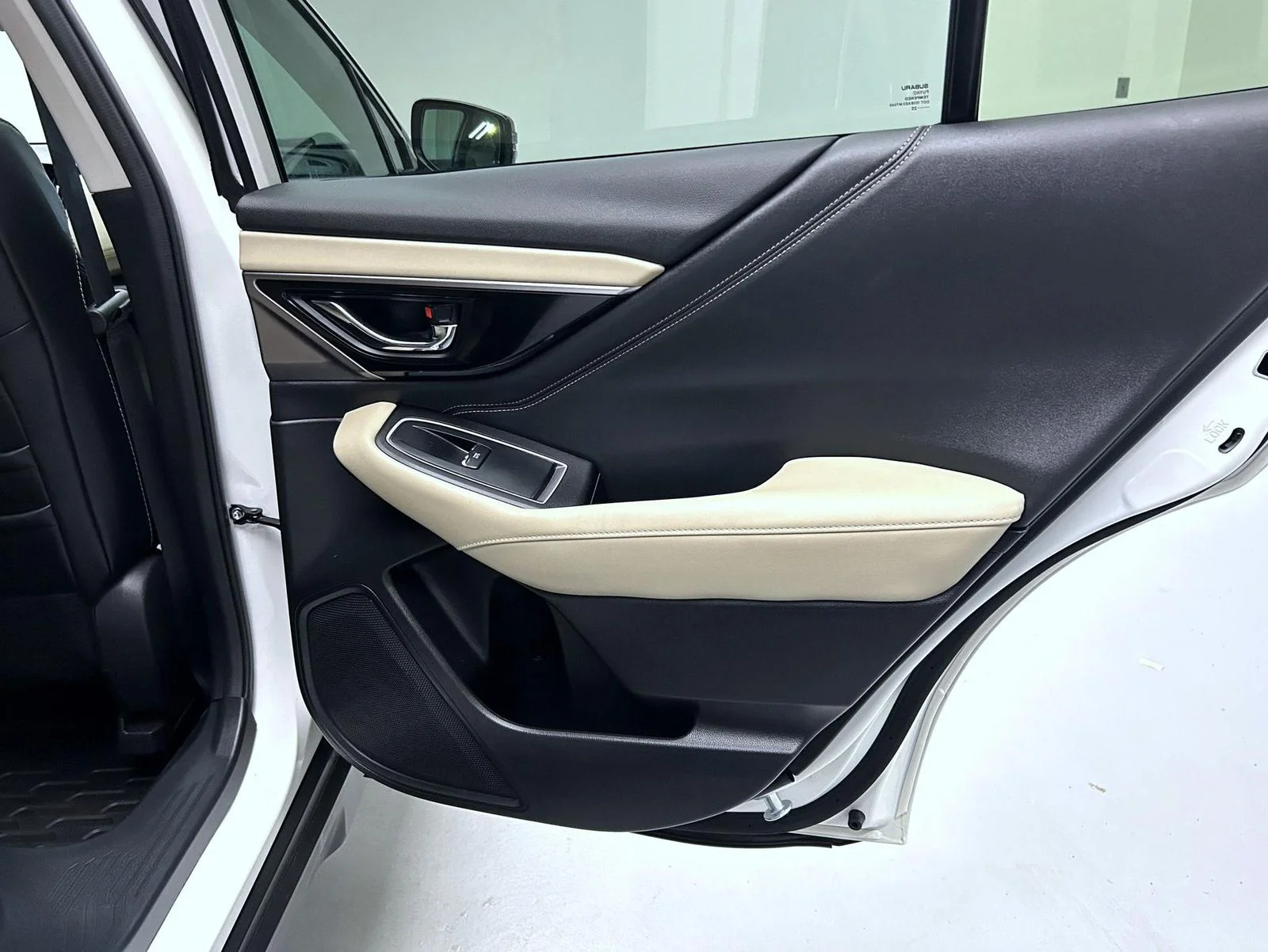 Used 2025 White Subaru Limited image 17