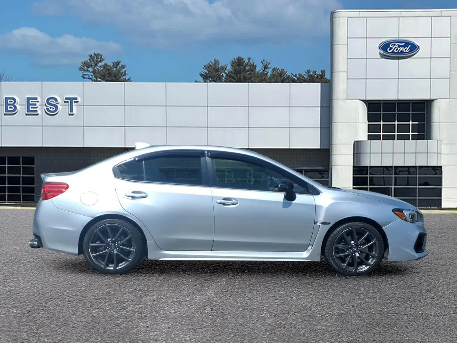 Used 2018 Ice Silver Metallic Subaru Limited image 8