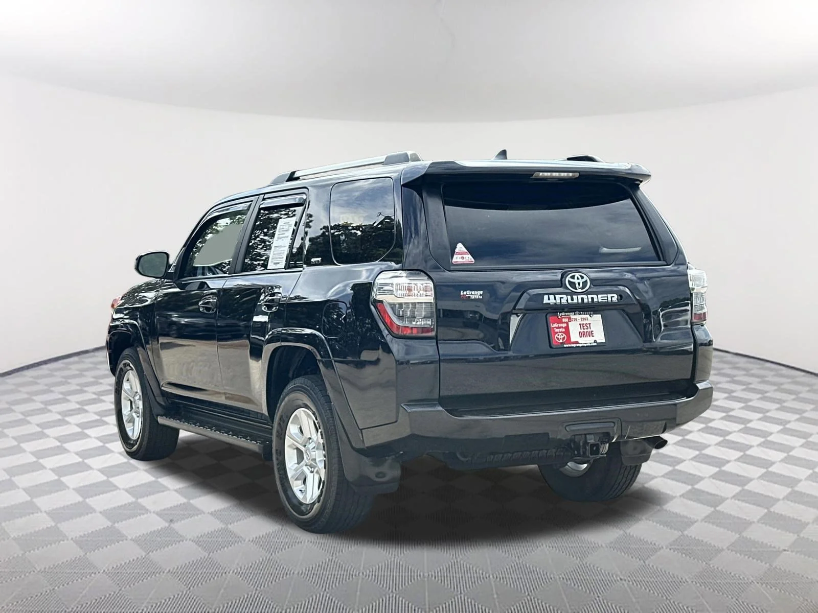 Used 2019 Midnight Black Metallic Toyota SR5 image 7