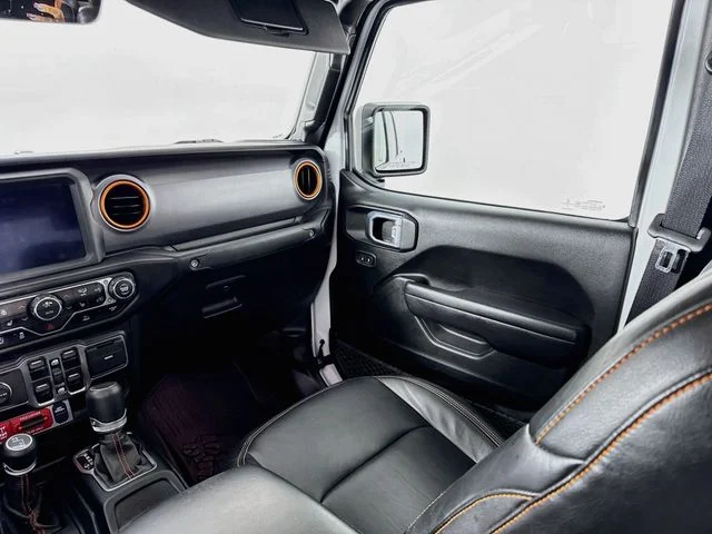 Used 2021 White Jeep Mojave image 24