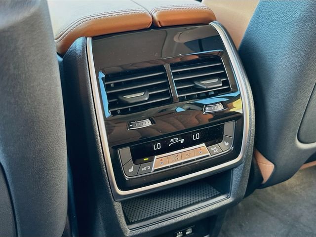 New 2027 White BMW xDrive40i image 20