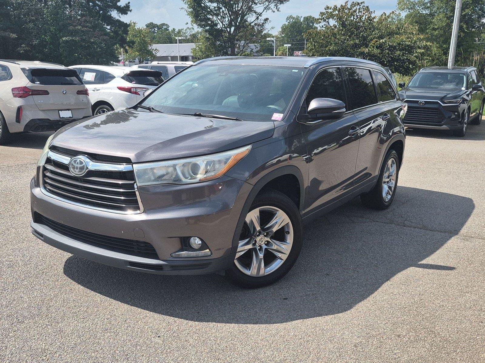 Used 2015 Predawn Gray Mica Toyota Limited image 1