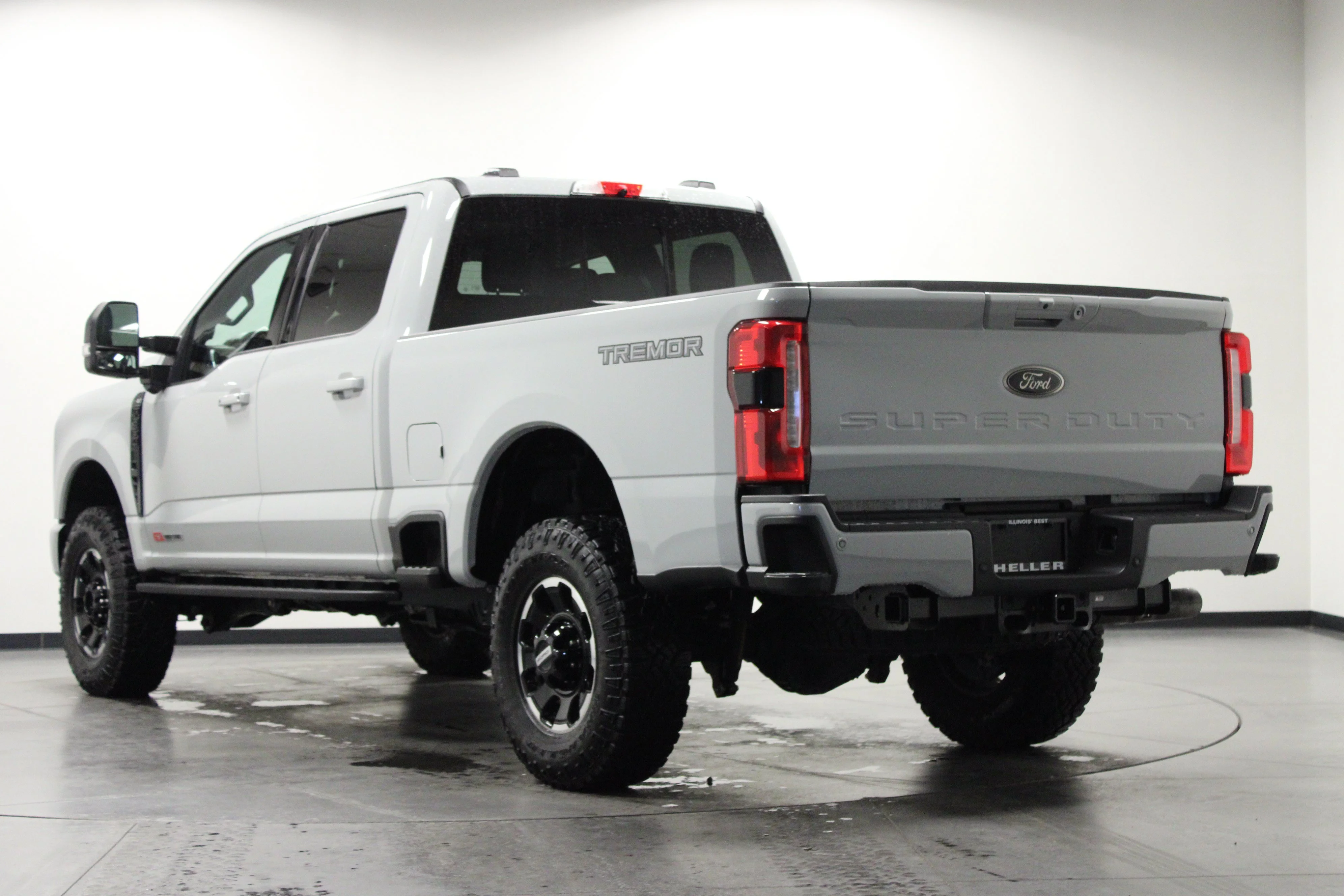 Used 2025 Avalanche Ford XLT image 6