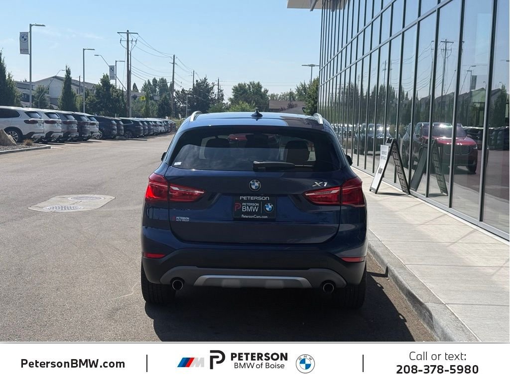 Used 2018 Blue BMW xDrive28i image 4