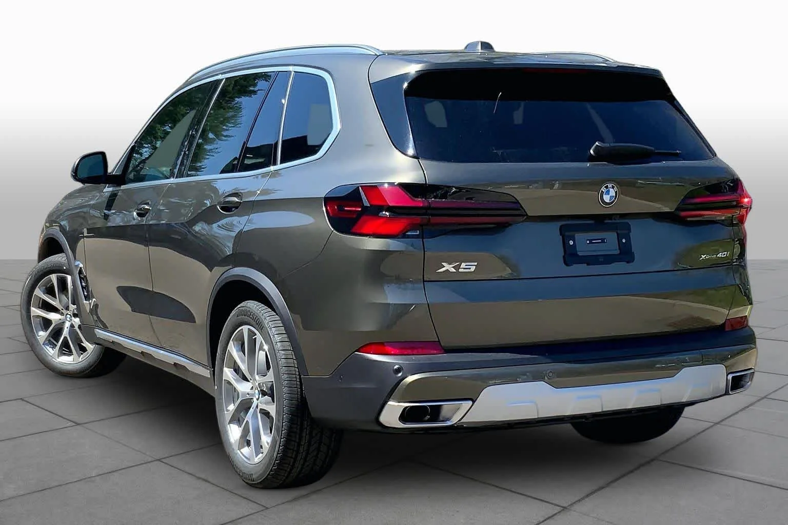 New 2026 Manhattan Green Metallic BMW xDrive40i image 12
