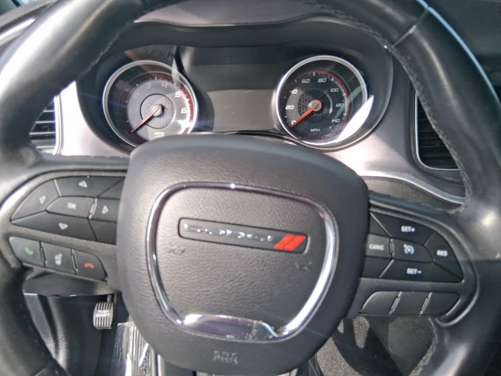 Used 2019 Gray Dodge SXT image 7