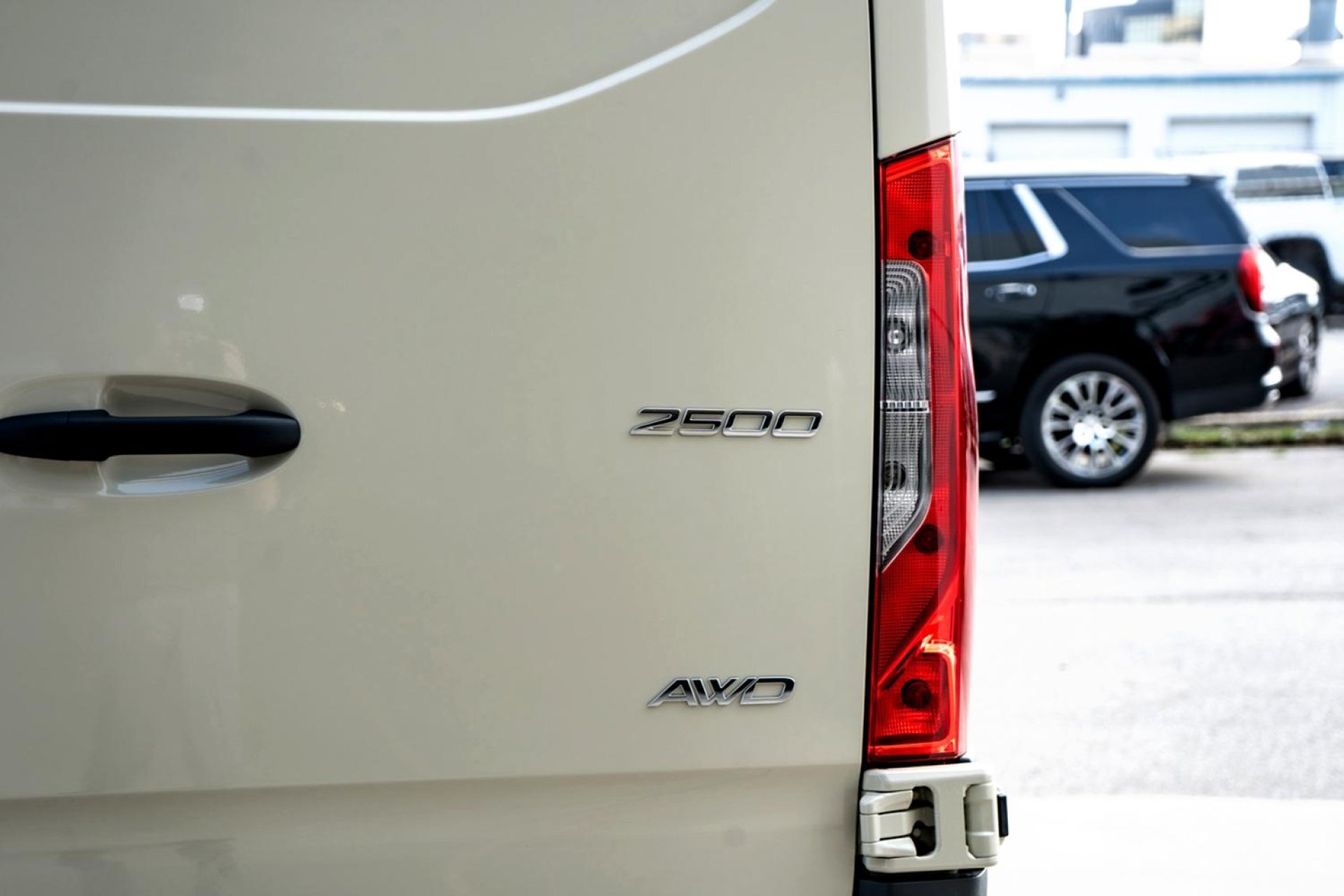 New 2025 Pebble+Gray Mercedes-Benz Cargo 170 WB image 8