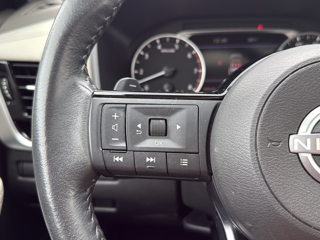 Used 2023 White Nissan SL image 16