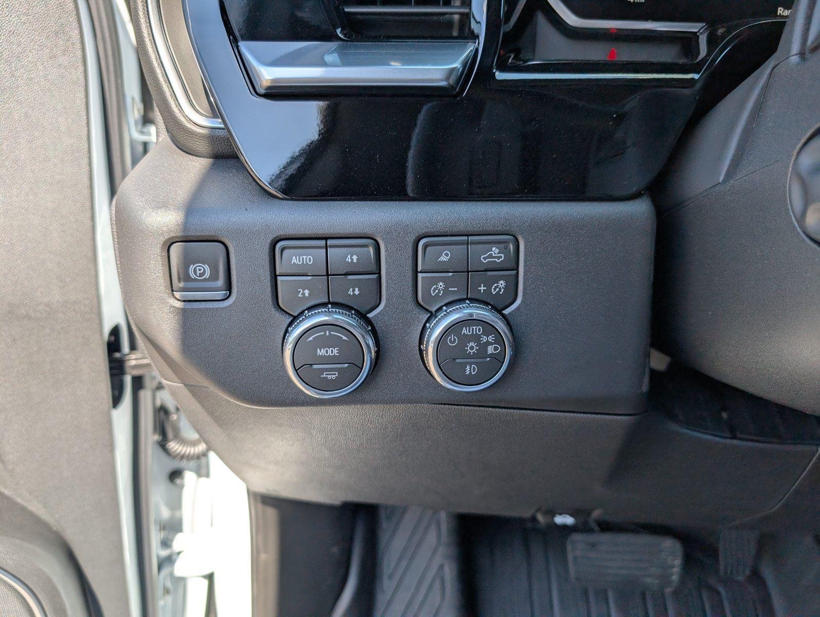 New 2026 Summit White GMC SLT image 27
