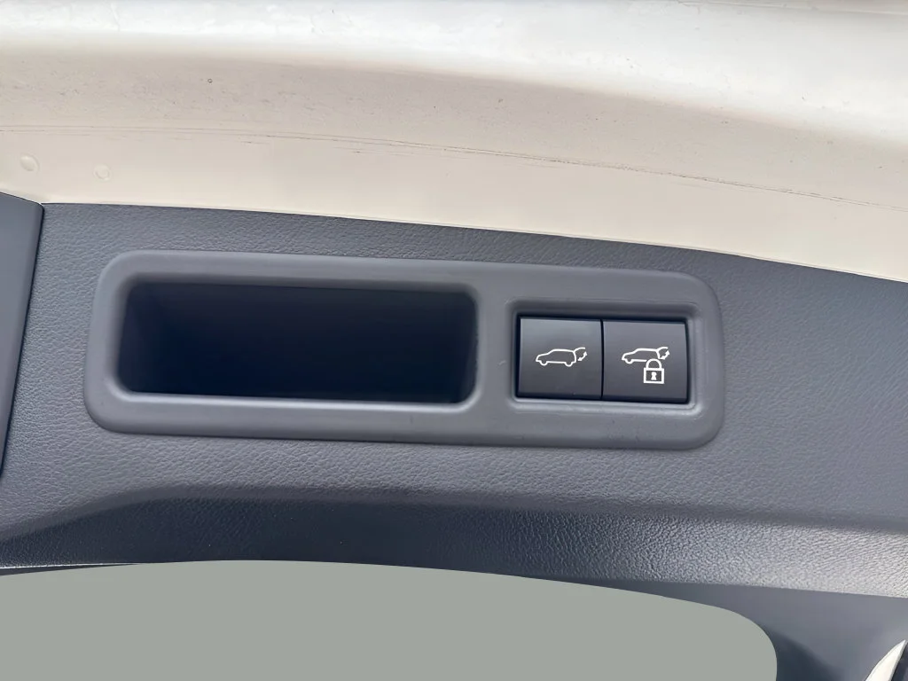 Used 2025 White Lexus RX 350h image 32