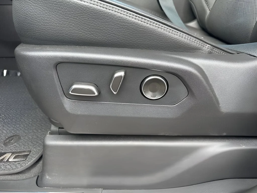 Used 2026 Sterling Metallic GMC Denali image 11
