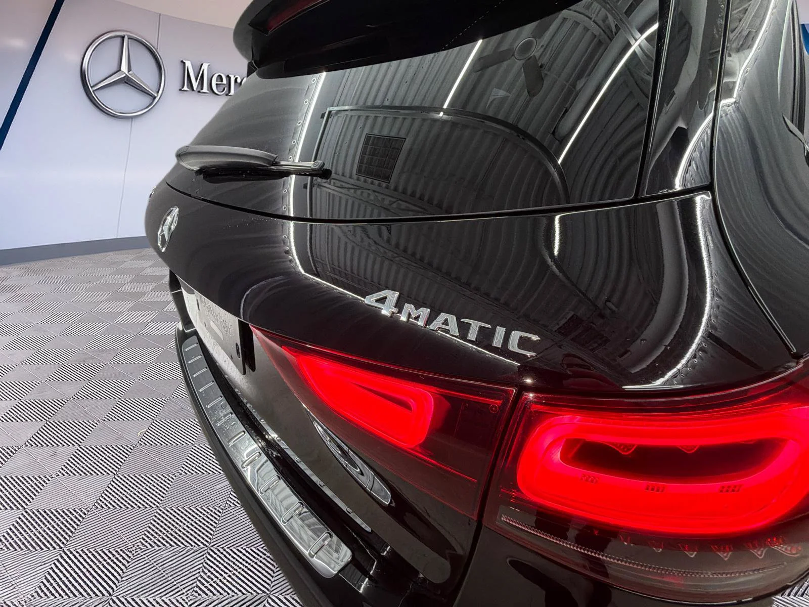 Used 2023 Black Mercedes-Benz GLA 250 image 26