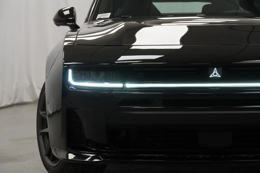 New 2026 Diamond Black Crystal Pearlcoat Dodge Scat Pack Plus image 6